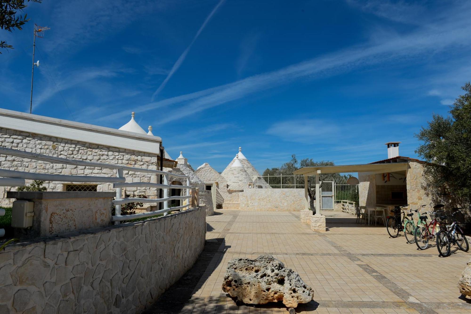 Trulli Lisanna - Exclusive Private Pool And Rooms Up To 10 People Antonelli Exterior foto